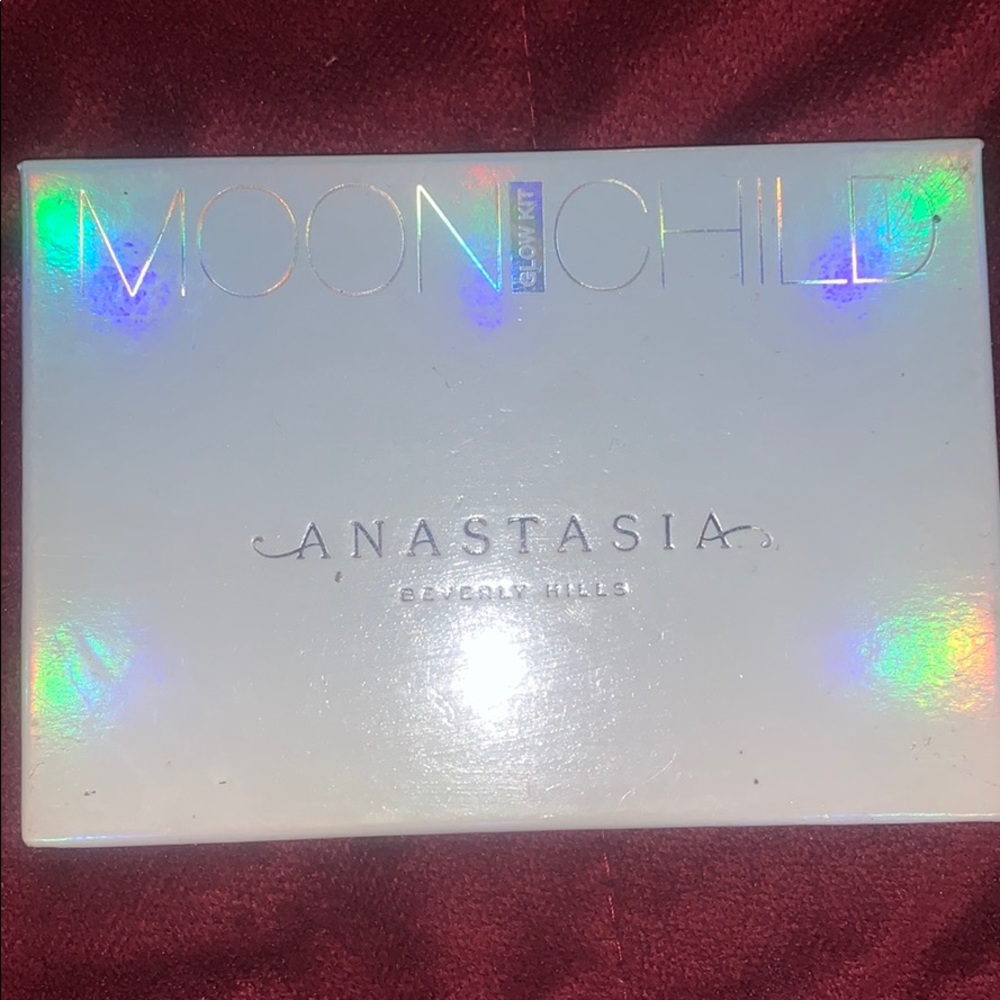 anastasia beverly hills moon child glow kit